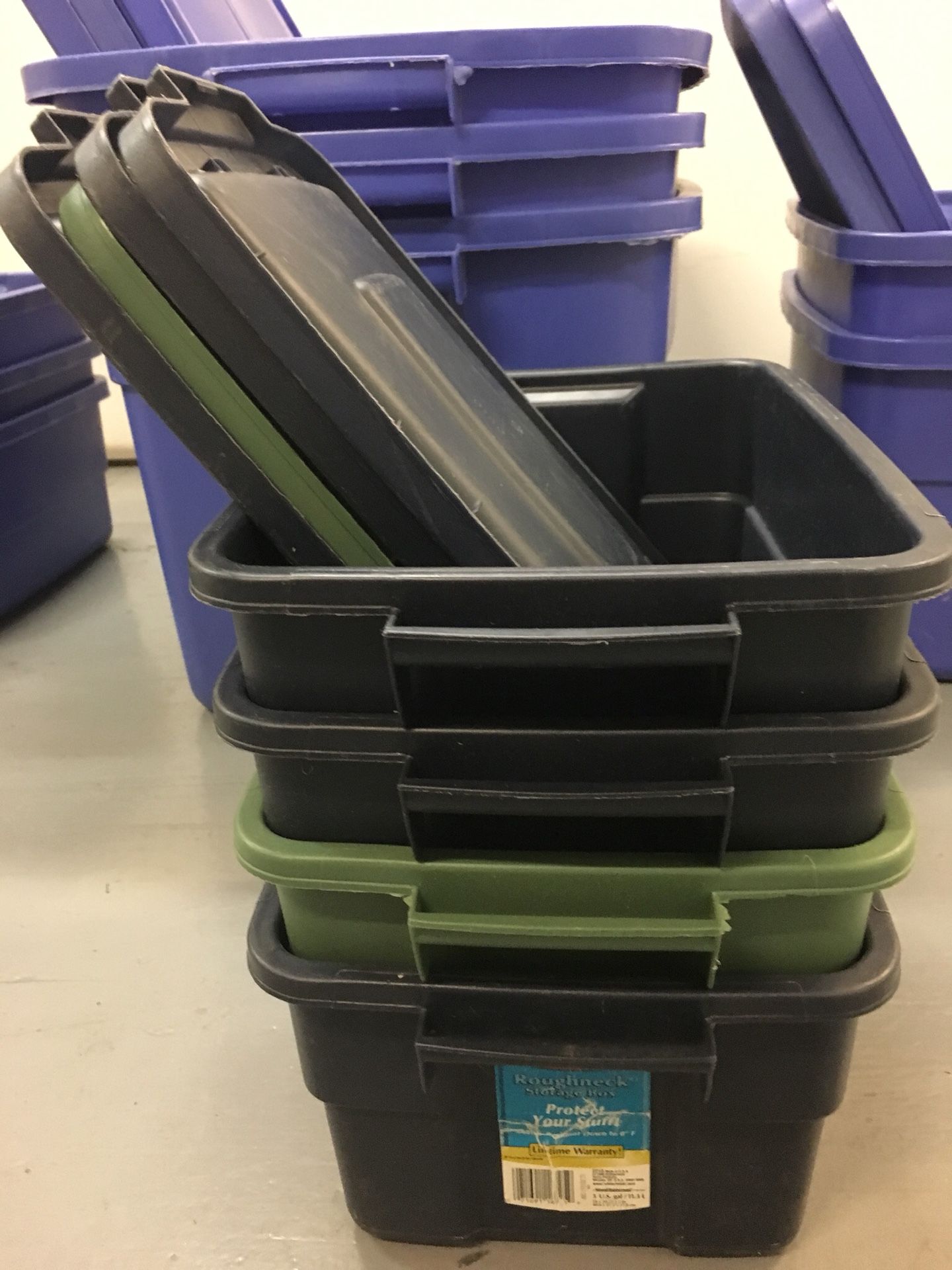 Storage containers various sizes by Rubbermaid