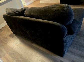 Free love seat