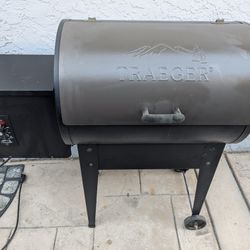 Traeger Tailgater 20 Wood Pellet Grill/Smoker