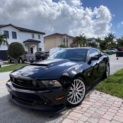 2010 Ford Mustang GT Premium (Glass roof)