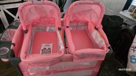 āJOYMOR Twin Baby Bassinet, Bedside Sleeper & Playpen (Pink)