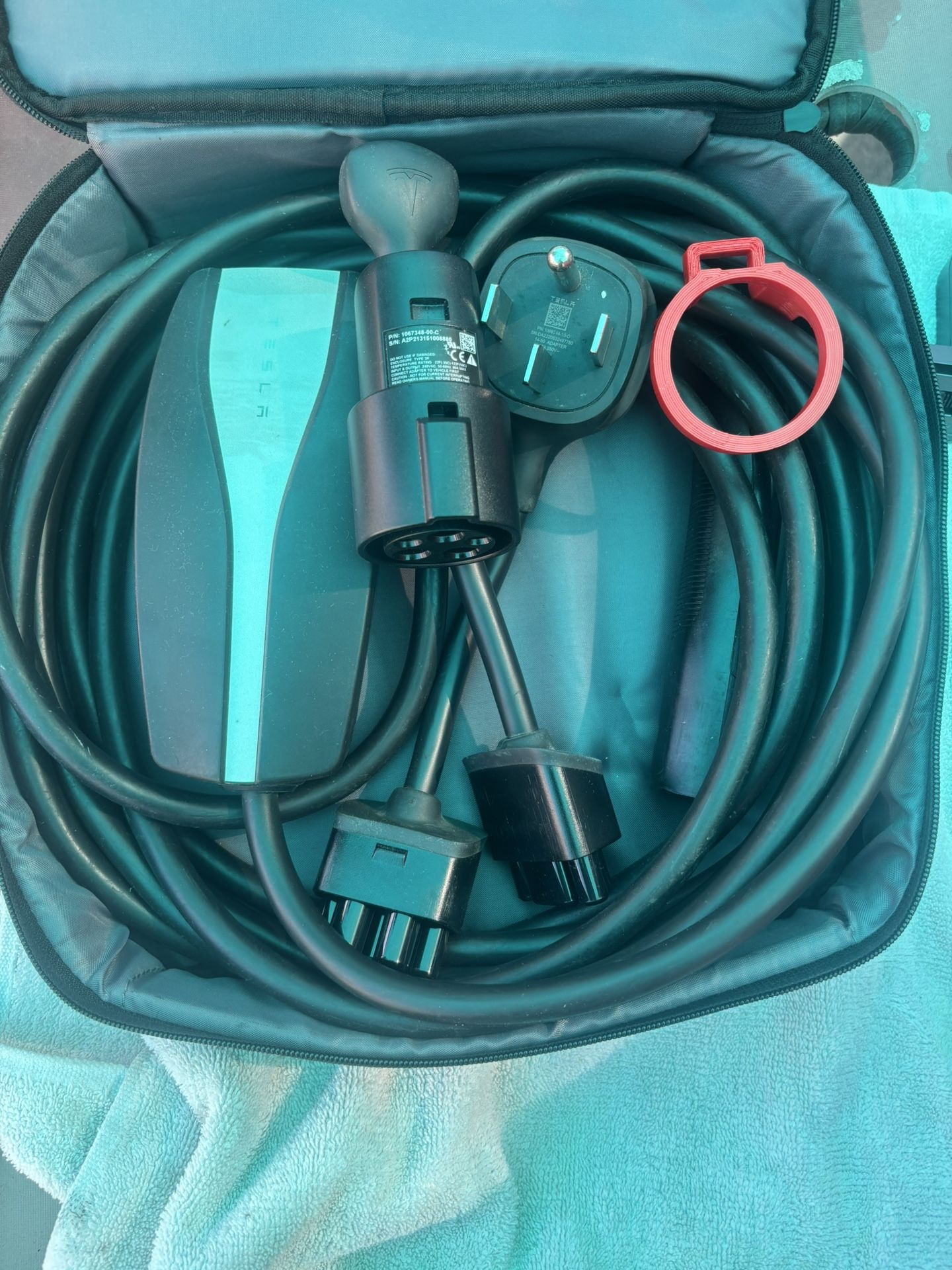 TESLA MOBILE CHARGER