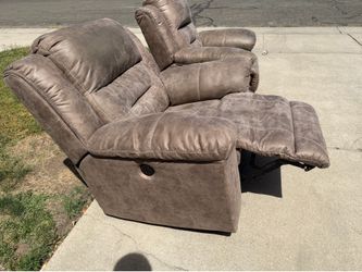 Electric Rocker Recliners (2)
