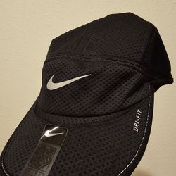 Nike DAYBREAK DRI-FIT Hat Cap Colorful Mesh Logo & Strap for Sale in Houston, TX - OfferUp