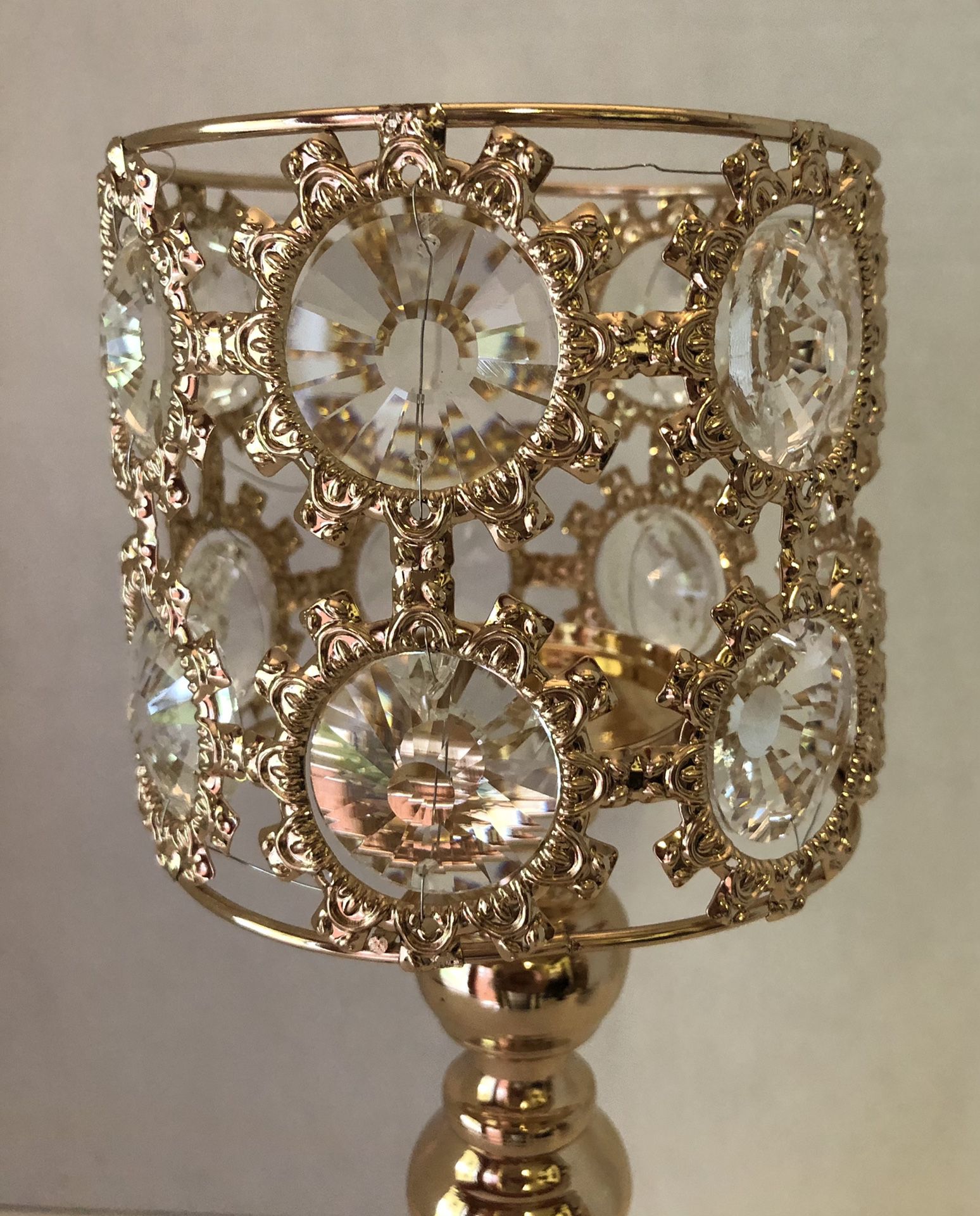 🙋‍♀️ Gold and Crystal Candle Holder