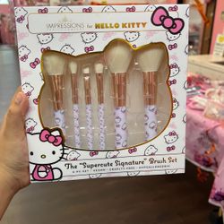 Hello Kitty Brush Set