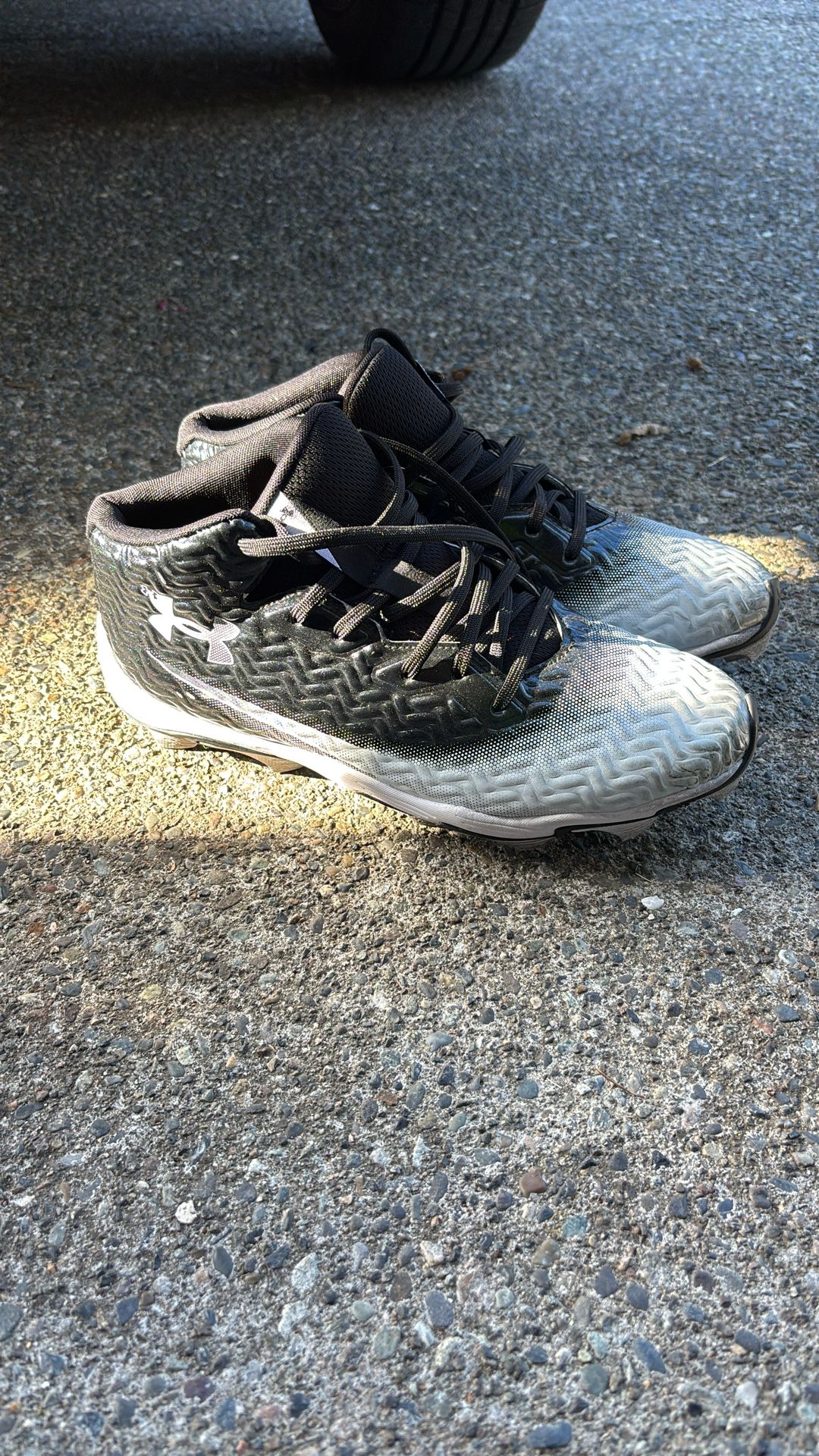 Mens Under Armor Football Cleats 9.5