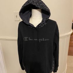 Woman’s Champion Lightweight Hoodie Sweatshirt Size Large 