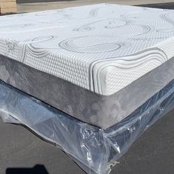 Queen Organic Cool Gel Memory Foam!!