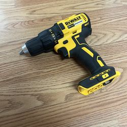 DEWALT 20V MAX Brushless 1/2-in Cordless Drill/Driver (DCD777) - Like New!