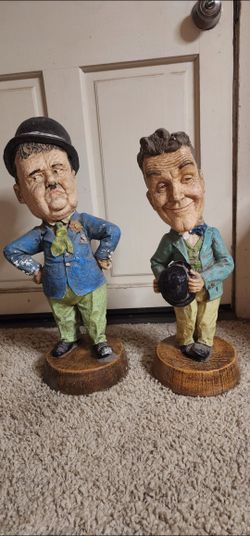 Laurel and hardy Statue