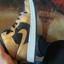 Jordan 1 Gold And Black 