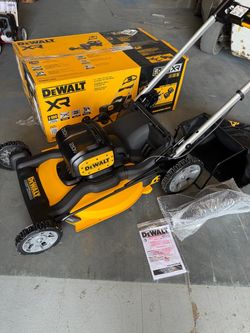 New DEWALT 2x20V MAX (tool only $199) 21 in. Cordless Battery Powered Push Lawn Mower  Batteries sold separately ****