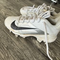 Youth Size 1 Nike Baseball Cleats 