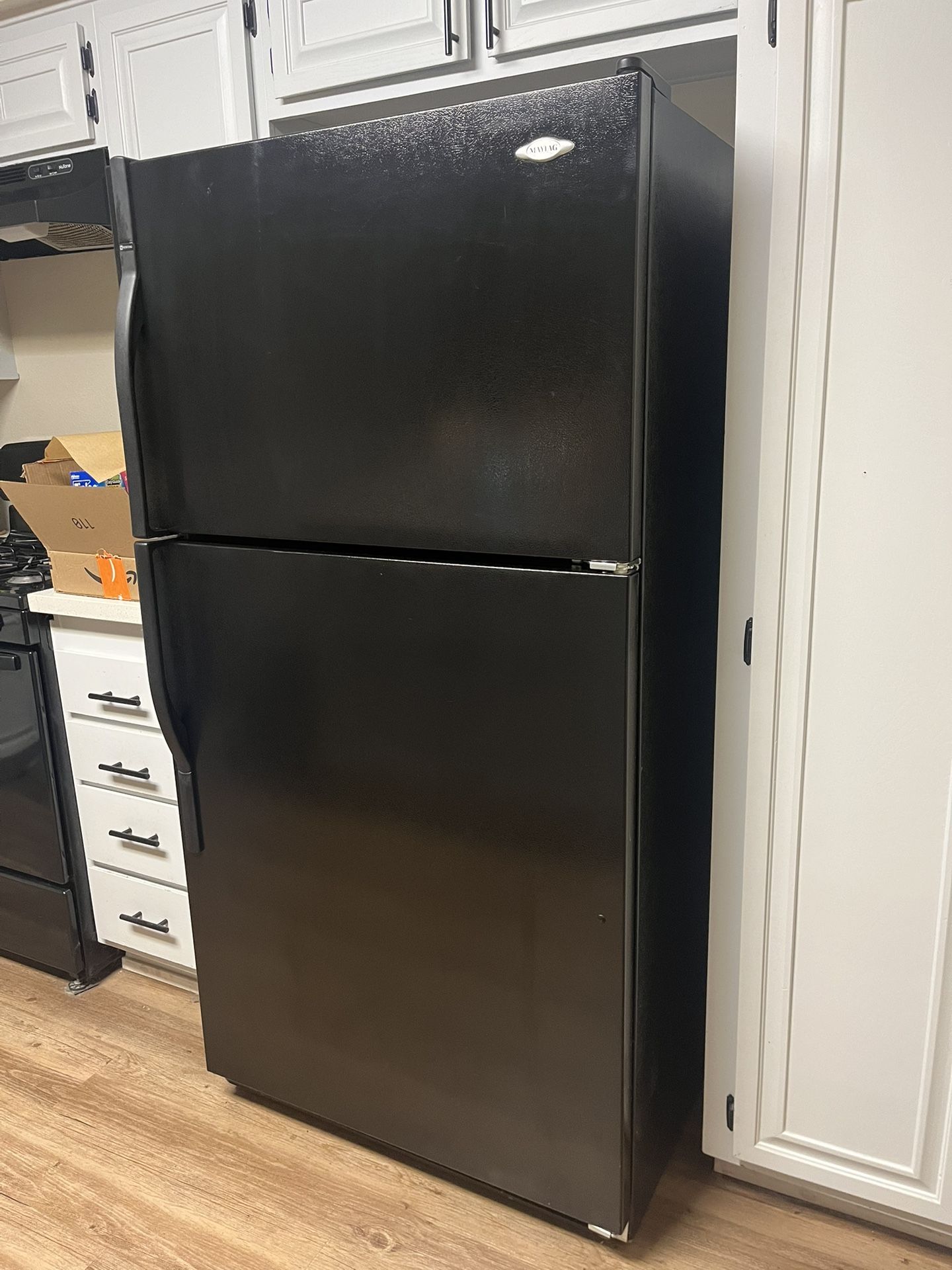 Maytag Refrigerator Top Freezer With Icemaker