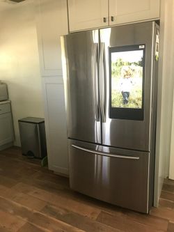 Stainless Steel Refrigerator **READ DESCRIPTION**