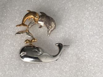 BEAUTIFUL SILVER TONE BROOCH