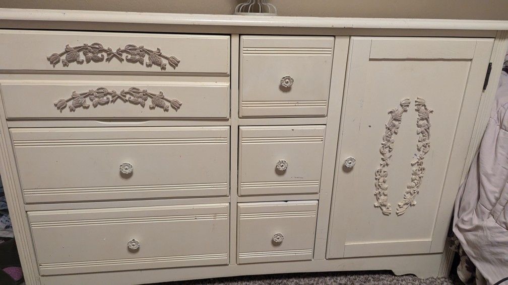 Baby Dresser/Changing Table
