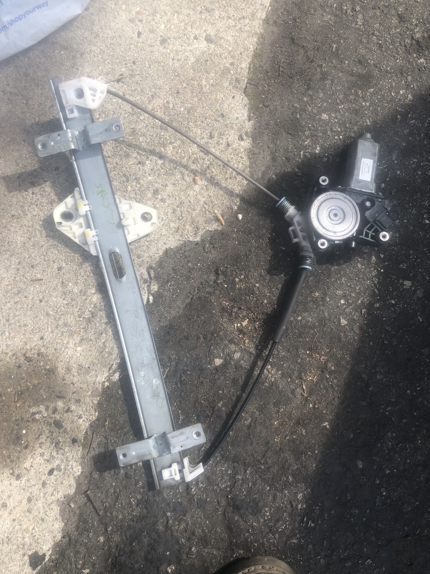 04-08 Acura TL front driver window regulator