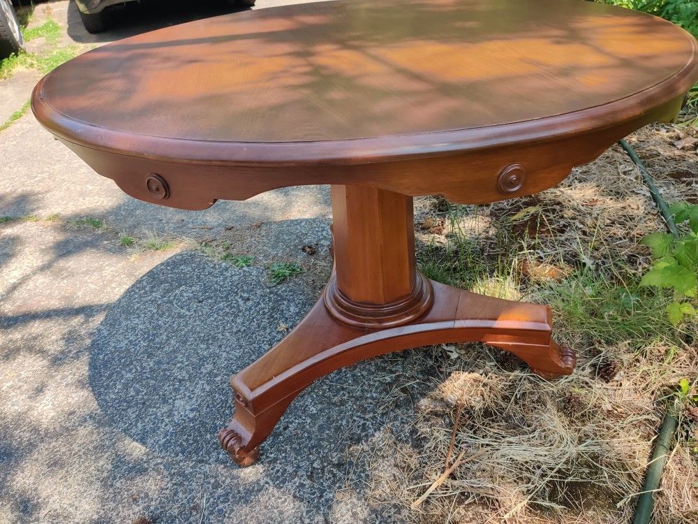 Beautiful Vintage Round Natural Wood Table, Exc Cond, Perfect Finish.