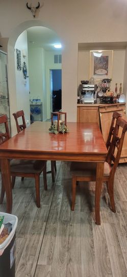 Solid wood table with extender