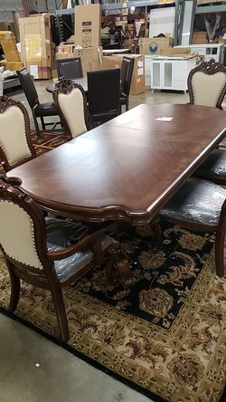 Dining room table w/6 chairs