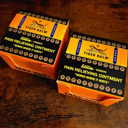 Tiger Balm Ultra Strength Pain Relief Gel 100 Travel Packs (2 x 50 Box)