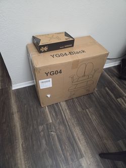 Desk chair with leg raiser