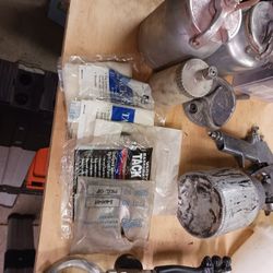  Air Spray Gun 20 And 32oz 