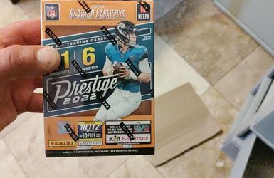 2022 NFL Trading Cards (8 Boxes)