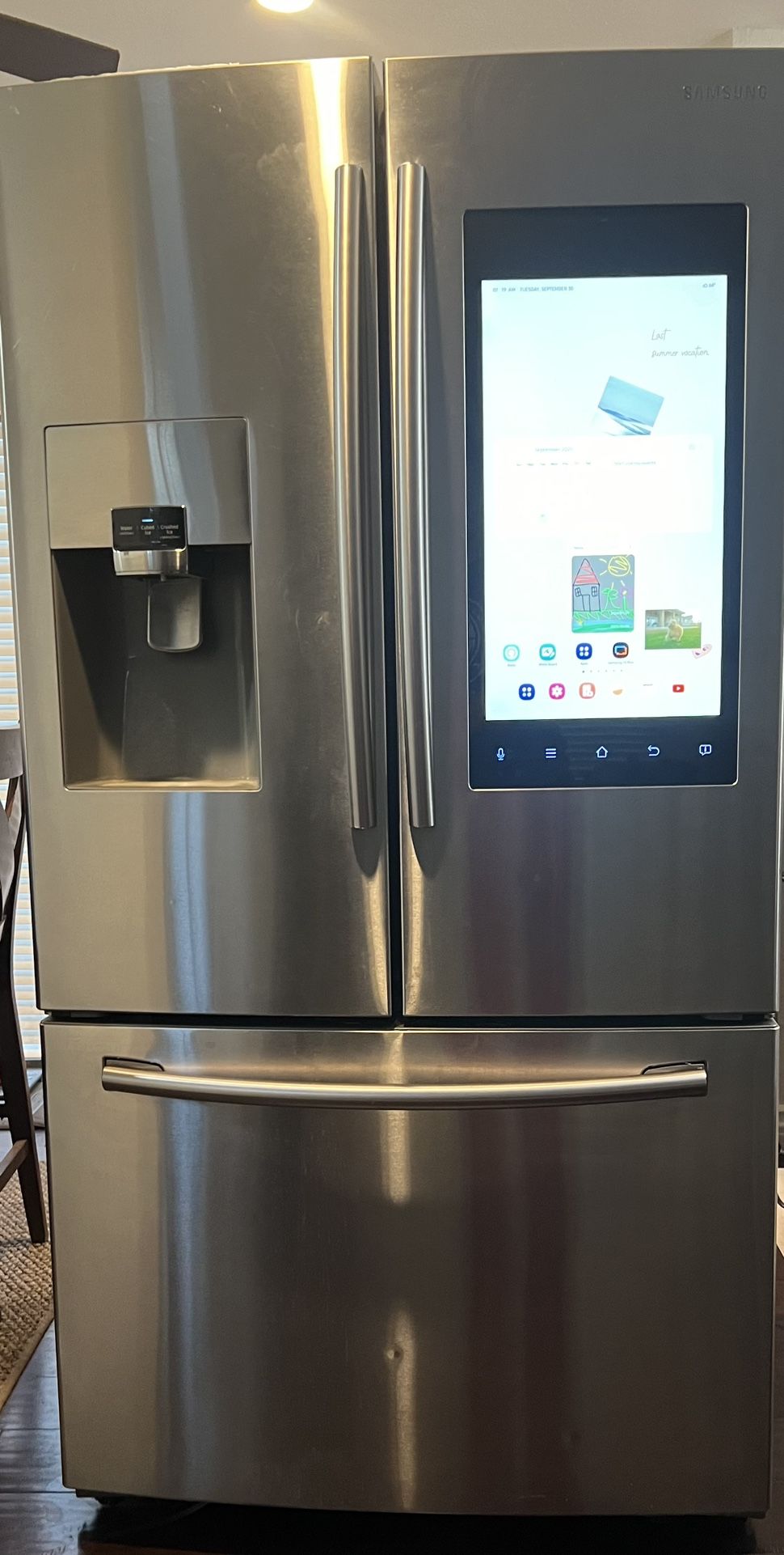 Samsung Refrigerator With 36in French Door Family Hub