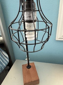 Two table lamps with light bulbs $7