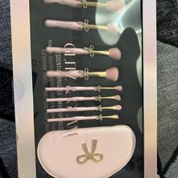 Glitz and glam brush set