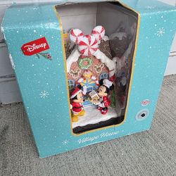 Charming Disney Christmas Village House Decoration – Mickey & Minnie Lighted – In Box (2024)