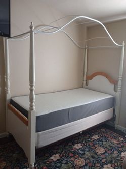 Twin Canopy Bed