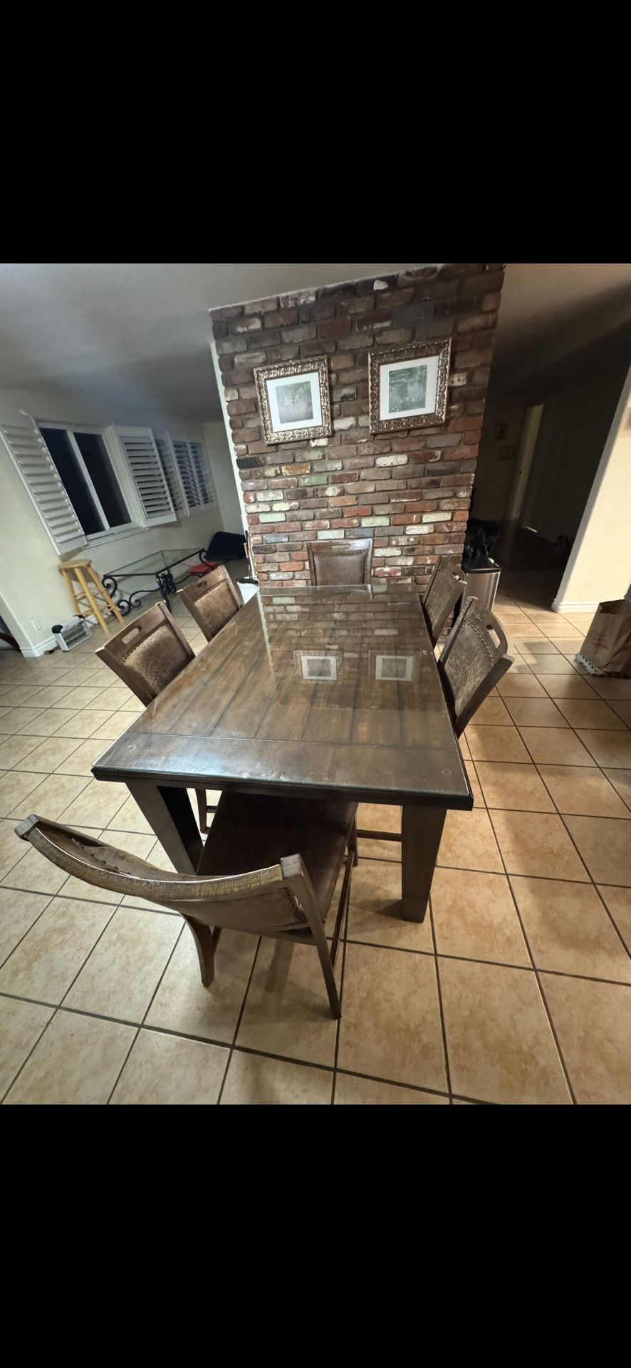  Dinning Table 