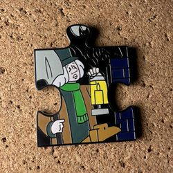 Disney Pin GRAVE DIG Haunted Mansion Character Connection Mystery Puzzle LE 650