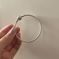 NEVER USED: Authentic Pandora Moments Mesh Bracelet - Sterling Silver Charm Bracelet