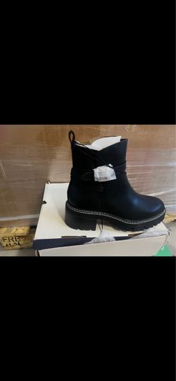 ST John’s bay women daymarc block heel boots size 7.5M