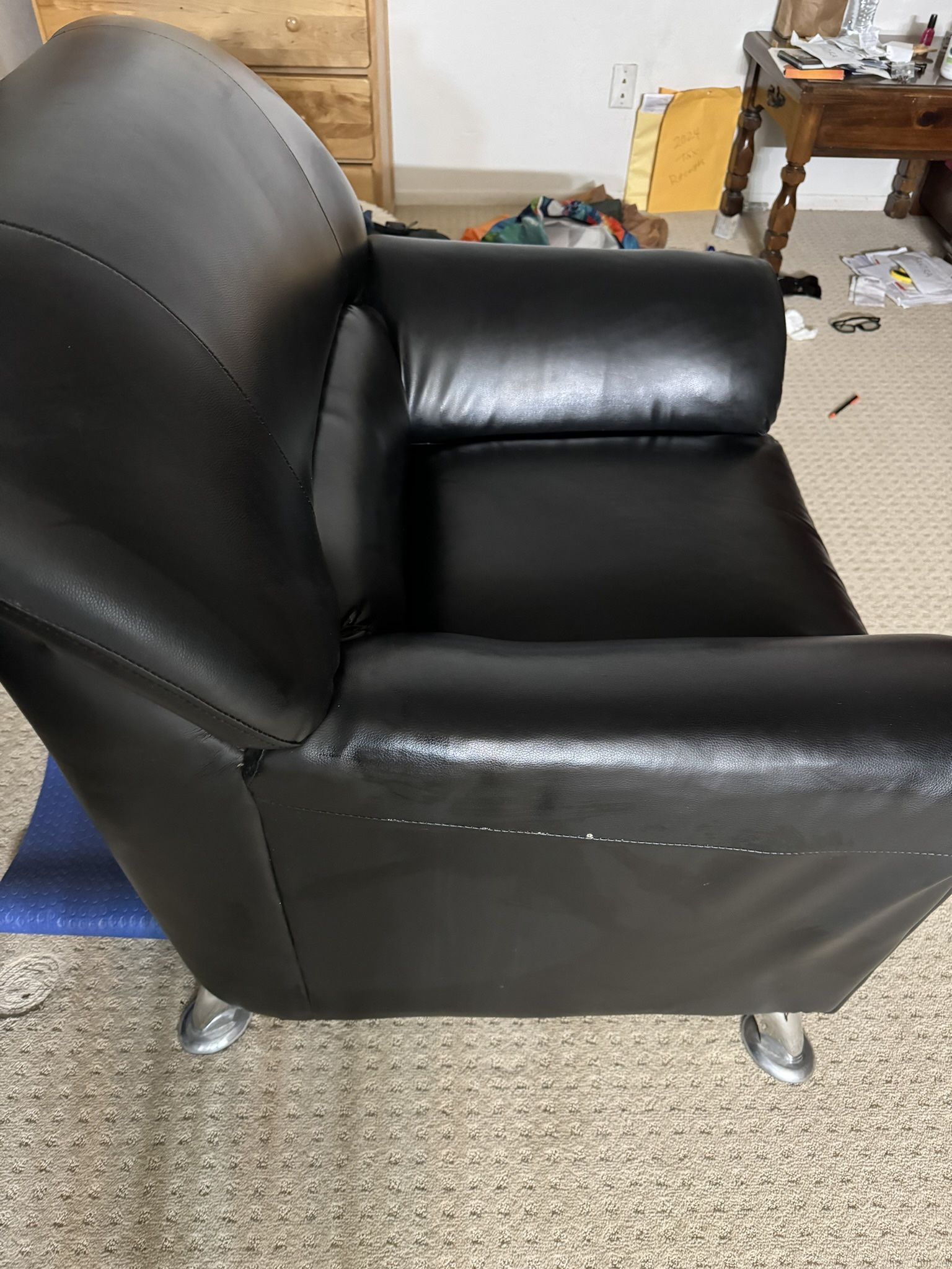 SMALL SOFA RECLINER CHAIR