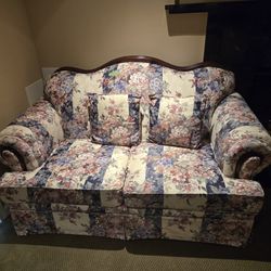 Two-Seat Sofa With 2 Cushions