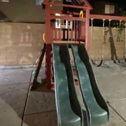 Swing Set , Delivery 