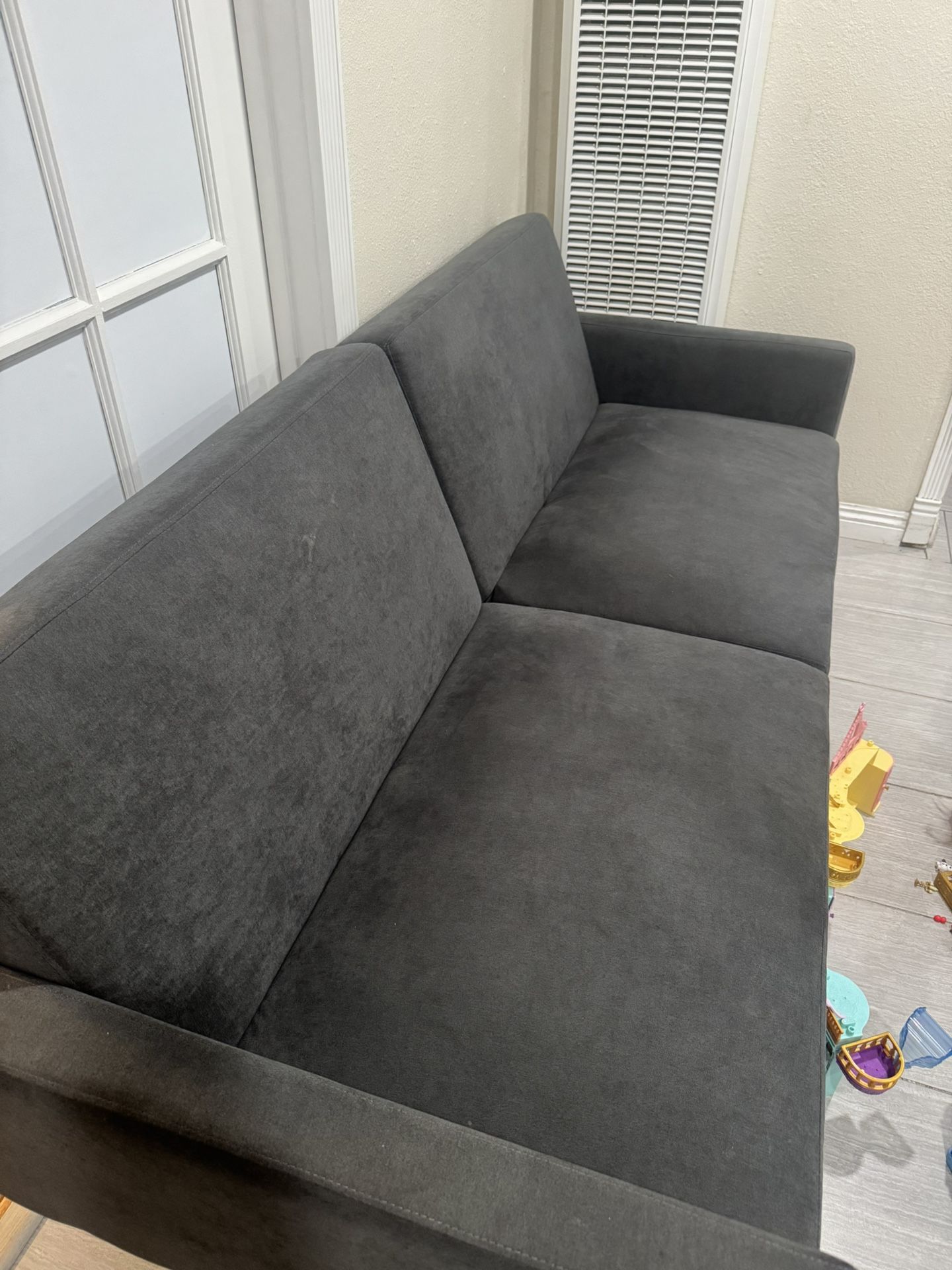 Futon / Couches /Sofa Bed 