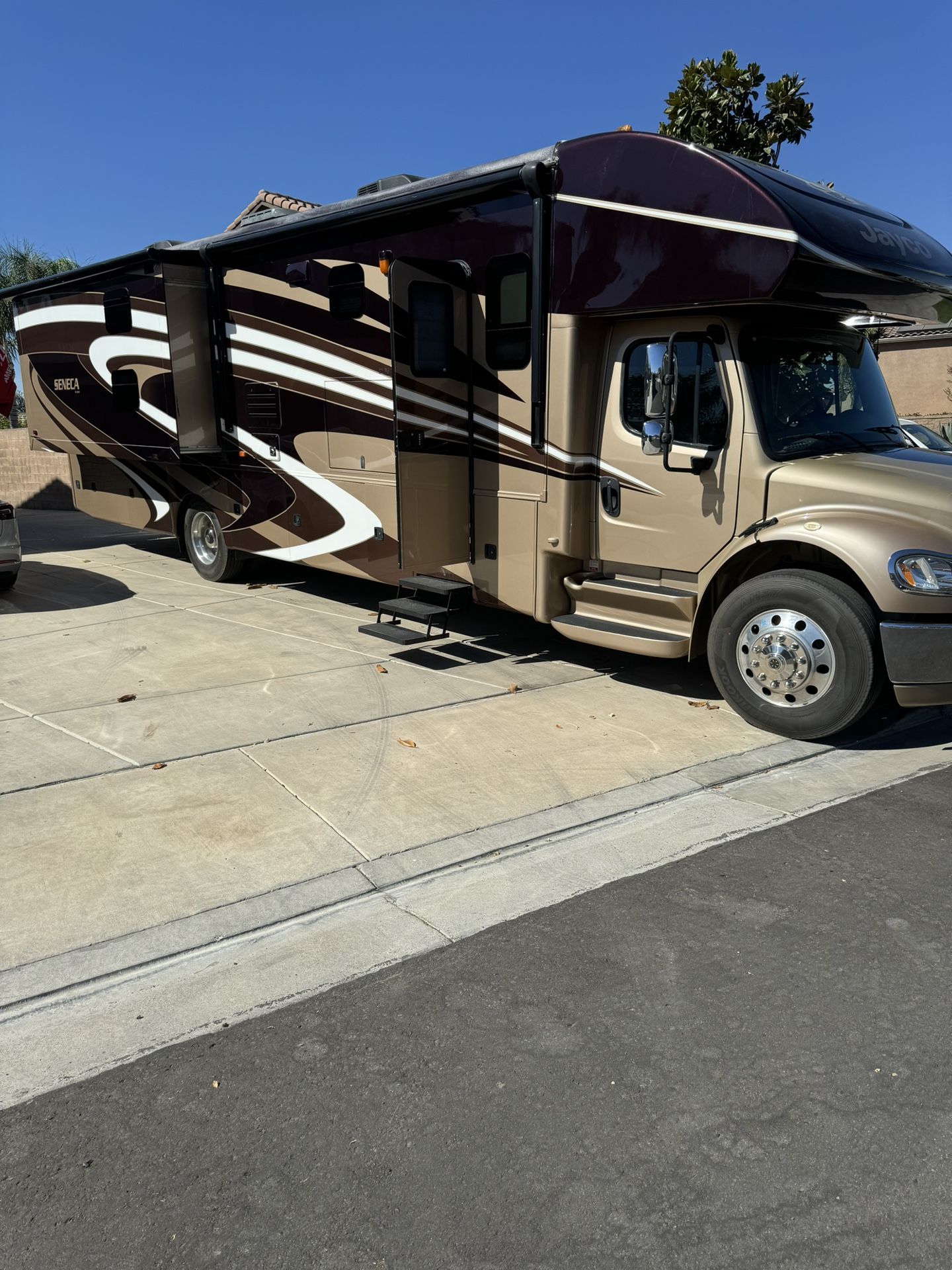 2015 Jayco Seneca FS37