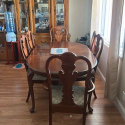 6 Chair Dinning Table 