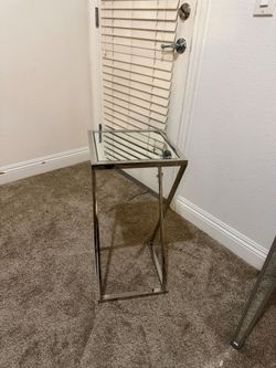 Mirrored stand