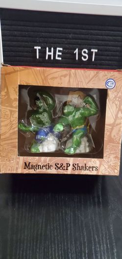 Marvel Hulk vs. Abomination Magnetic Salt and Pepper Shakers