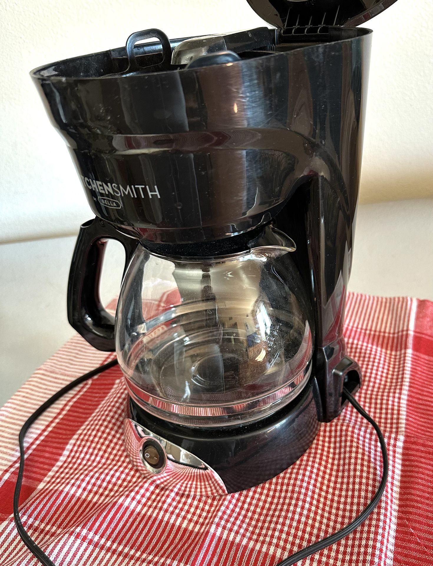 Coffee maker for the kitchen, home, office, apartment