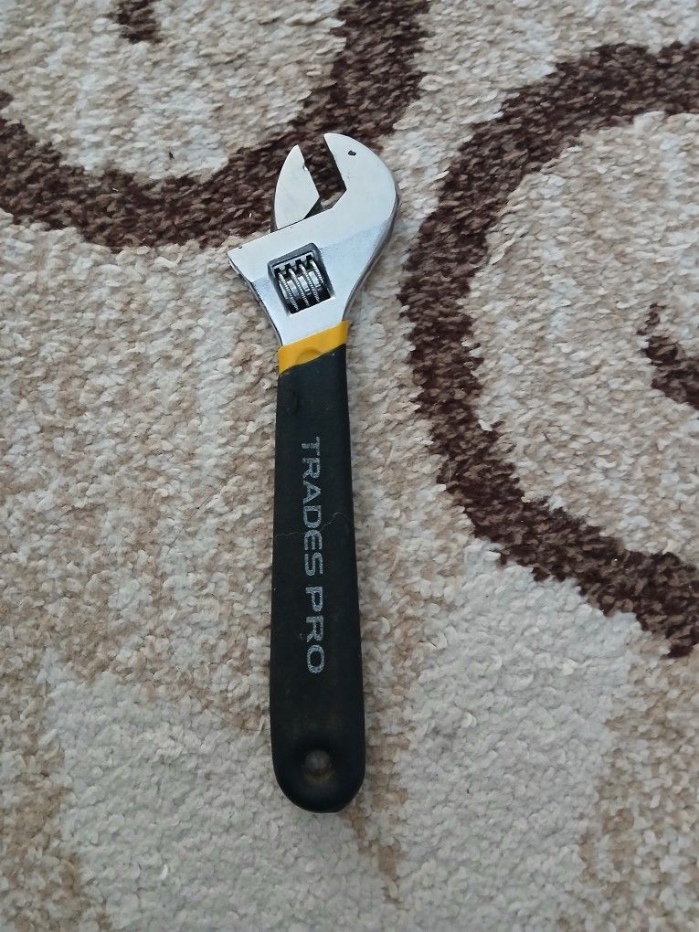 8 Inch Crescent Wrench