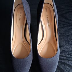 Kelly & Katie Canvas Pump Heel in Black